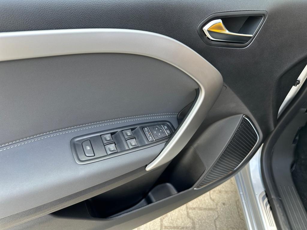 Mercedes-Benz T 180 PROGRESSIVE Lang Navi LED Kamera Tempomat