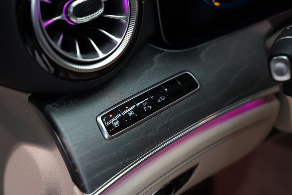 MERCEDES-BENZ AMG GT 53 4Matic+*BURM*360*MASSAGE*V8*1HAND*VOLL MERCEDES-BENZ AMG GT 53 4Matic+*BURM*360*MASSAGE*V8*1HAND*VOLL