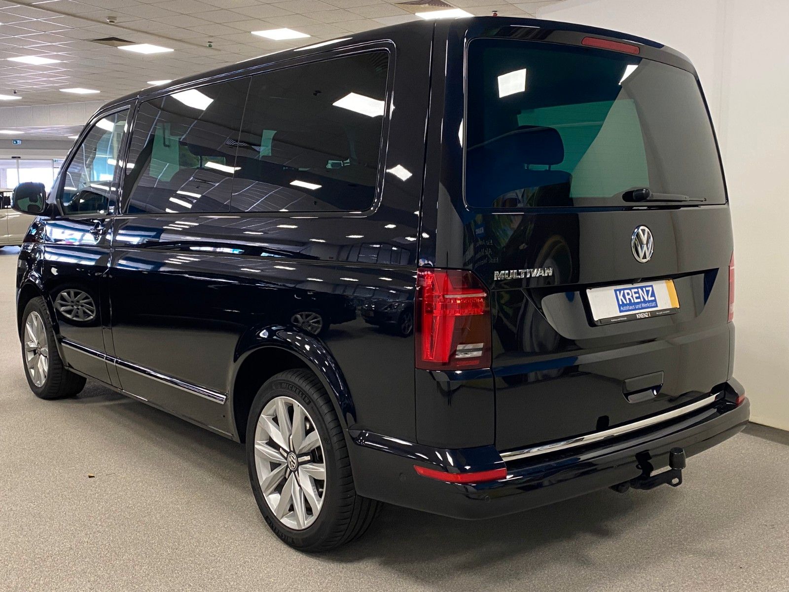 Fahrzeugabbildung Volkswagen T6 Multivan"GENERATION SIX"STANDHZG+NAVI+AHK+LED