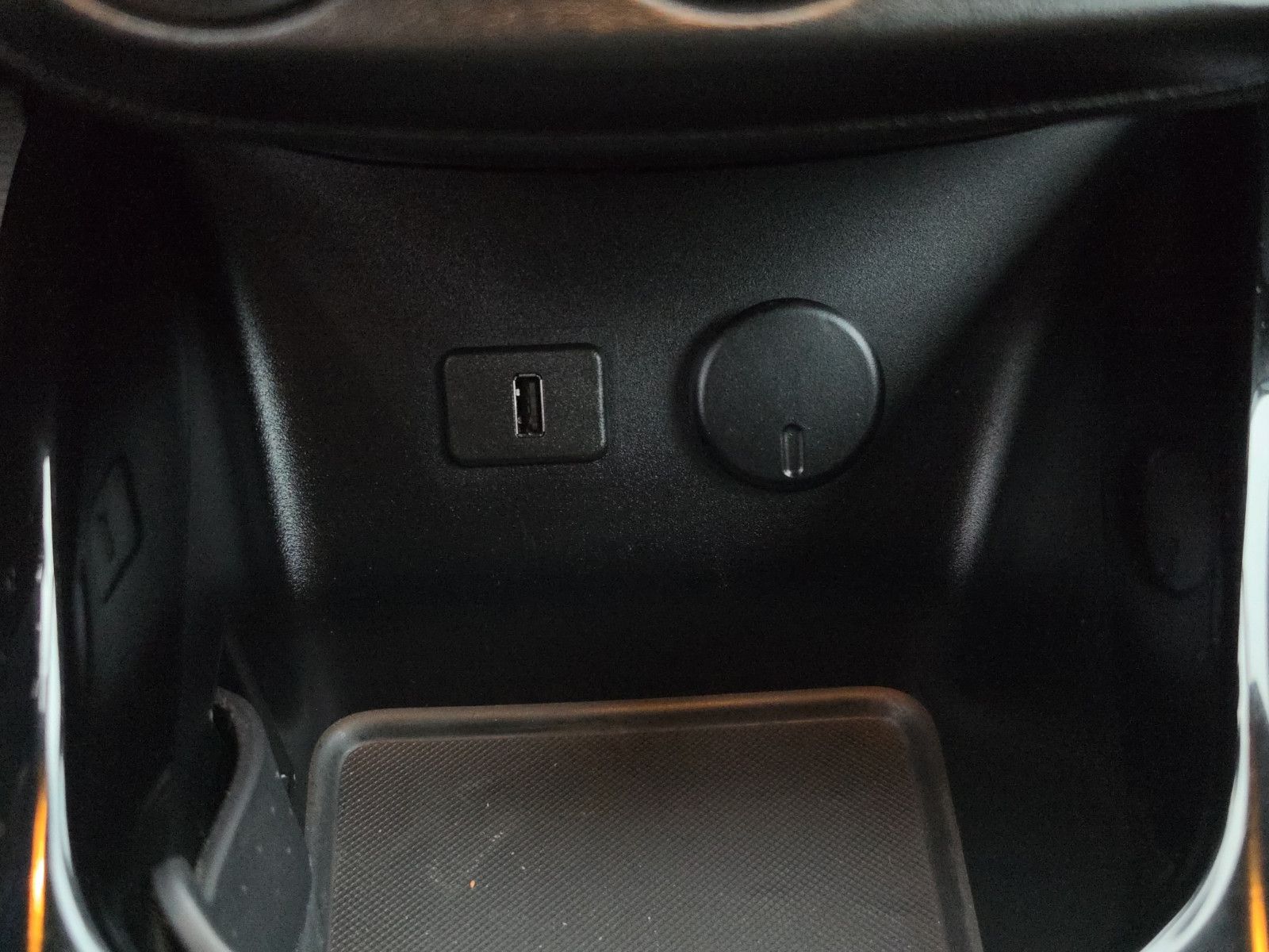 Fahrzeugabbildung Opel Corsa E Active