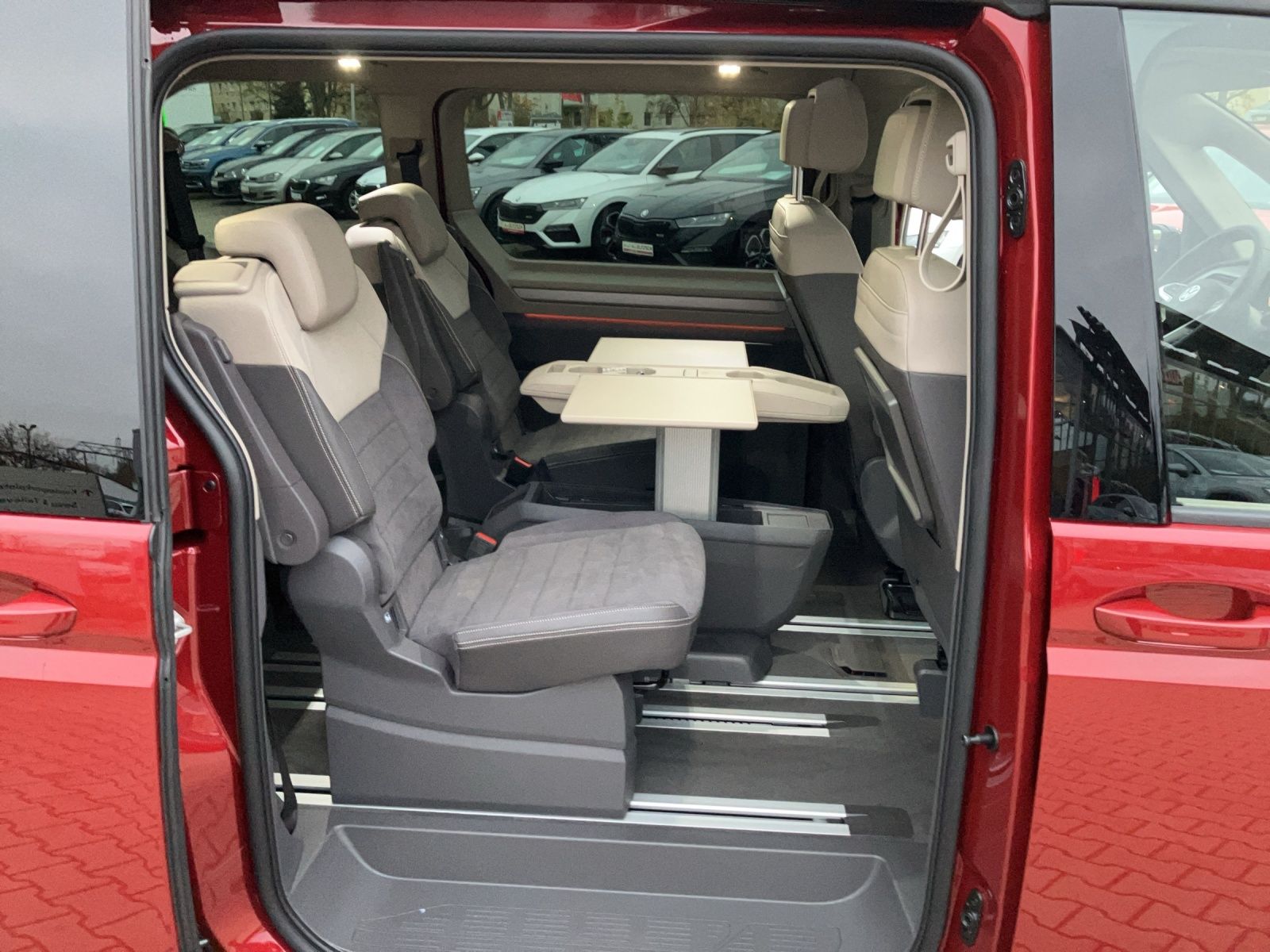 Fahrzeugabbildung Volkswagen T7 Multivan TDI Life DSG KLIMA, AHK, STANDH., DC