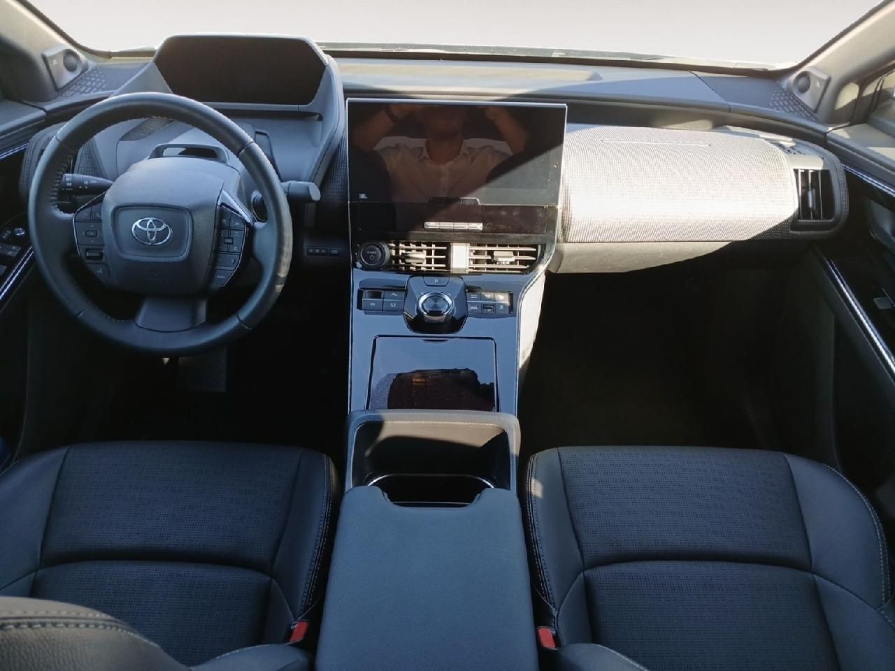 Fahrzeugabbildung Toyota bZ4X AWD