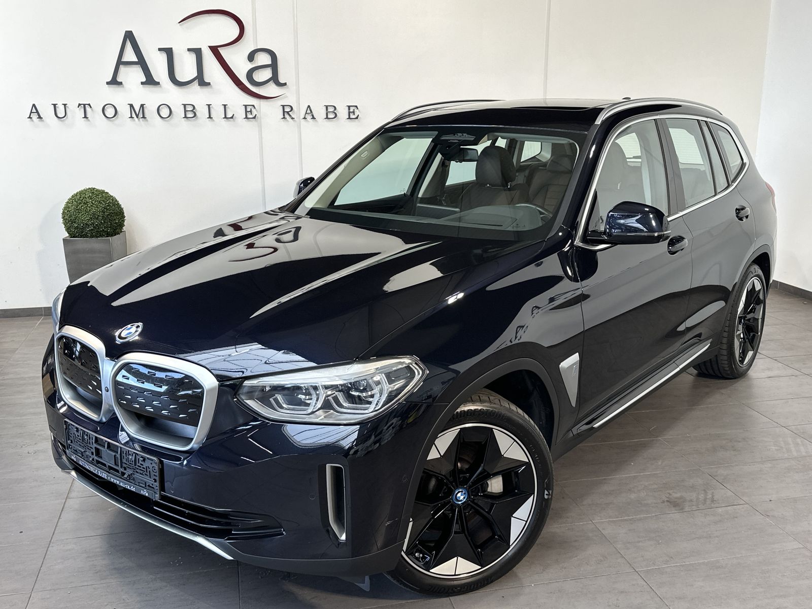 Fahrzeugabbildung BMW iX3 Impressive NAV+LED+H&K+360°+HEAD-UP+20ZO+1HD