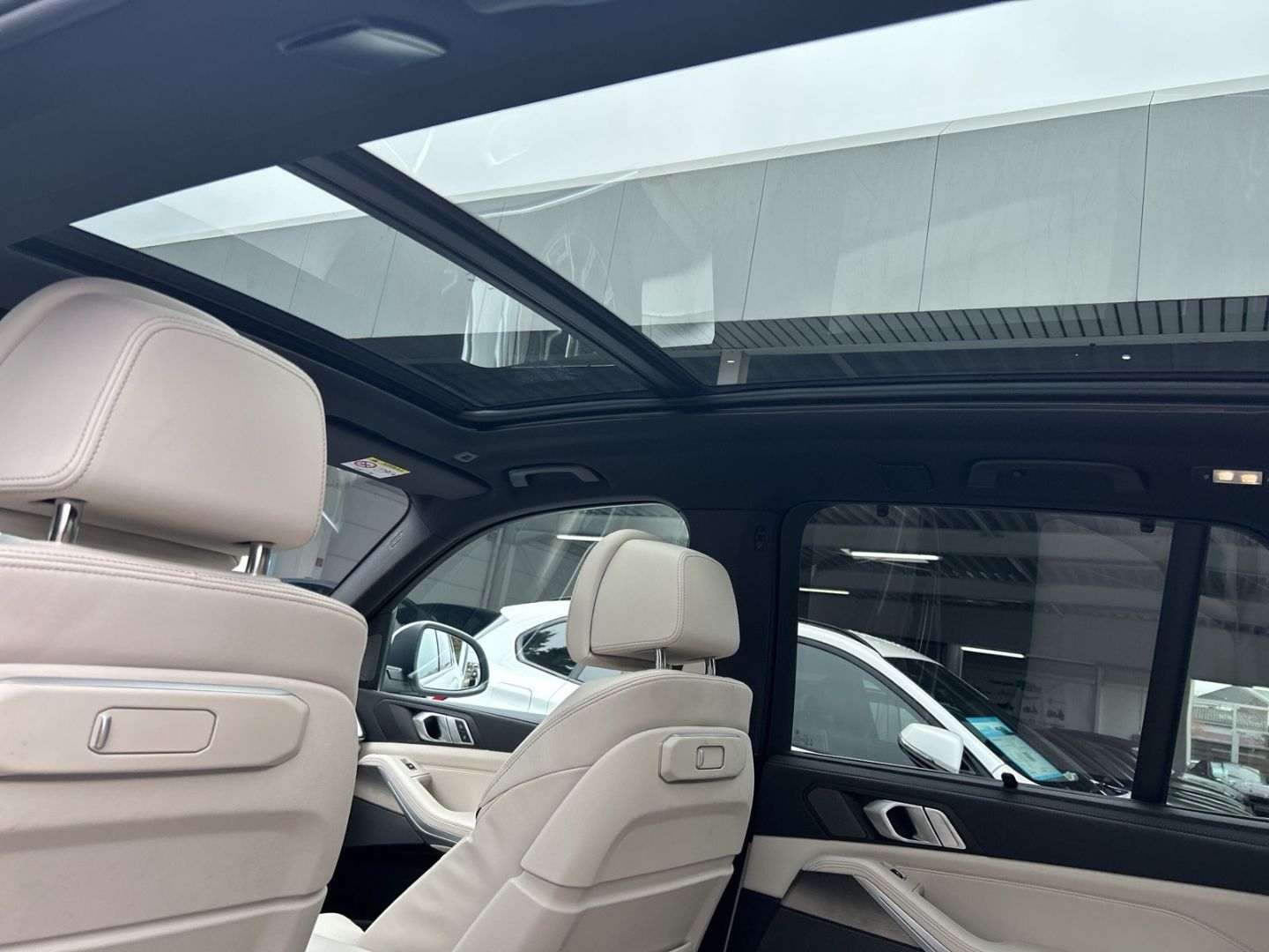 Fahrzeugabbildung BMW X5 30d xDrive,M Sport,7-Sitzer,Standheizung,AHK