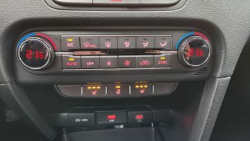 Kia Ceed SW 1.5T 140 Edition 30 Kamera PDC Navi SHZ