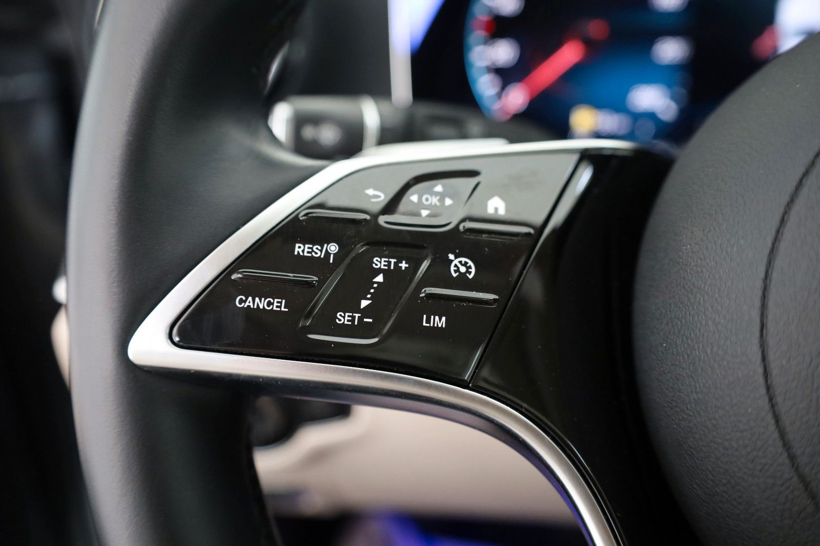 Fahrzeugabbildung Mercedes-Benz E 300de 4M T Avantgarde Leder,Navi,LED,PanoDach