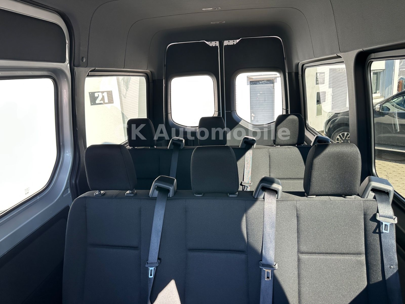 Fahrzeugabbildung Mercedes-Benz Sprinter 319 Kombi 4x4/8 Sitze/Klima/Navi/Kamera