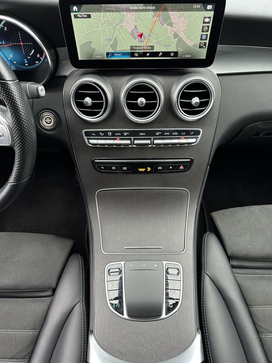 Fahrzeugabbildung Mercedes-Benz GLC 220d 4M AMG-Line NAV+LED+HUD+VCOCK+BURMESTER