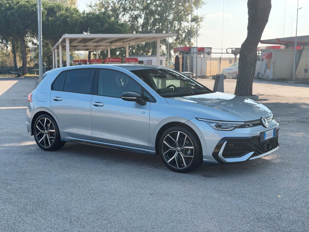 Volkswagen Golf 2.0 TDI 150 CV DSG SCR R-Line Pl imagem 2