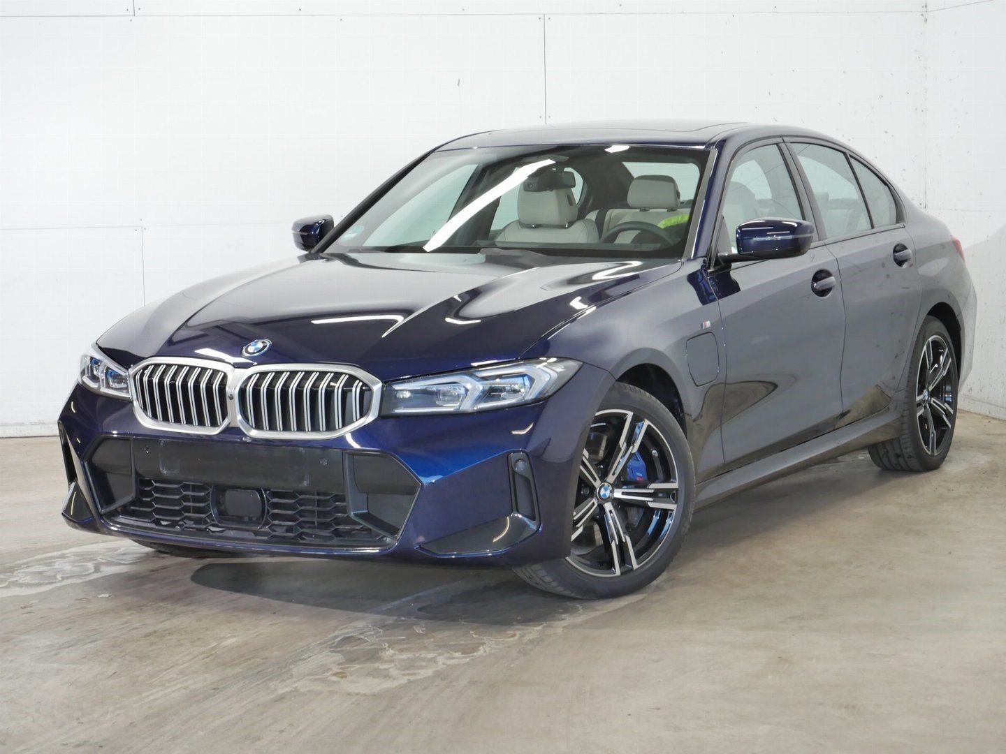 BMW 330 - Bild 1