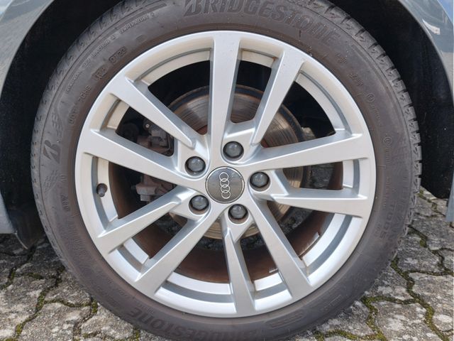 Audi A3 35 TFSI sport*Autom*LED*Navi*AHK*SHZ*PDC*