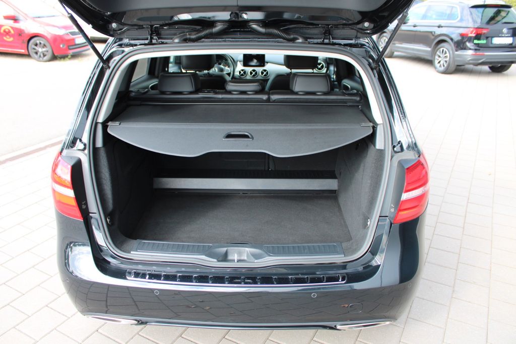 MERCEDES-BENZ B 200 d Urban LED NAVI SHZ PDC AUT