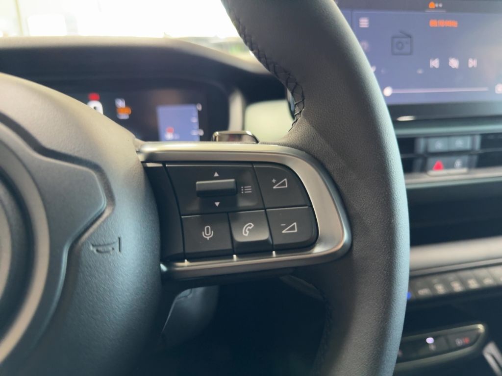 Fahrzeugabbildung Jeep Avenger 4xe Overland MATRIX NAVI 360-GRAD WINTER