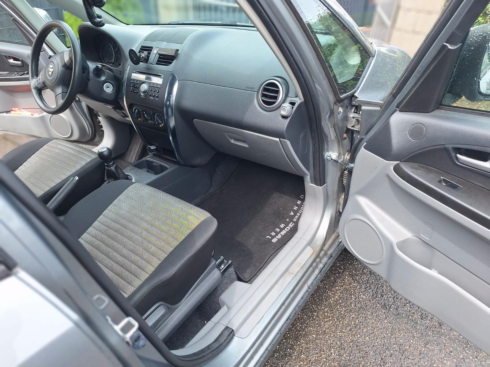 Suzuki (SX4) S-Cross Allrad Scheckheft 8f bereift