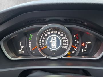 Volvo V40 Momentum D3 Kam.+KeyLess+LED+Navi+SHZ+LM+PDC