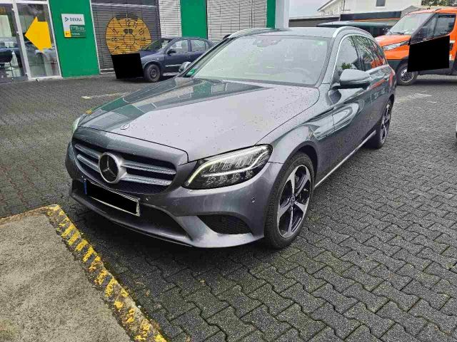 MERCEDES-BENZ C 300 T de 9G-TRONIC Avantgarde ACC AHK Kamera