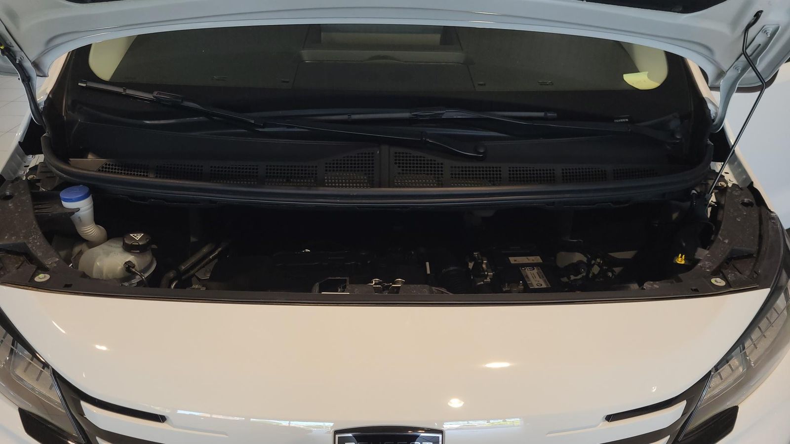 Fahrzeugabbildung Peugeot Expert  DoKa L 144 PS BlueHDi MT