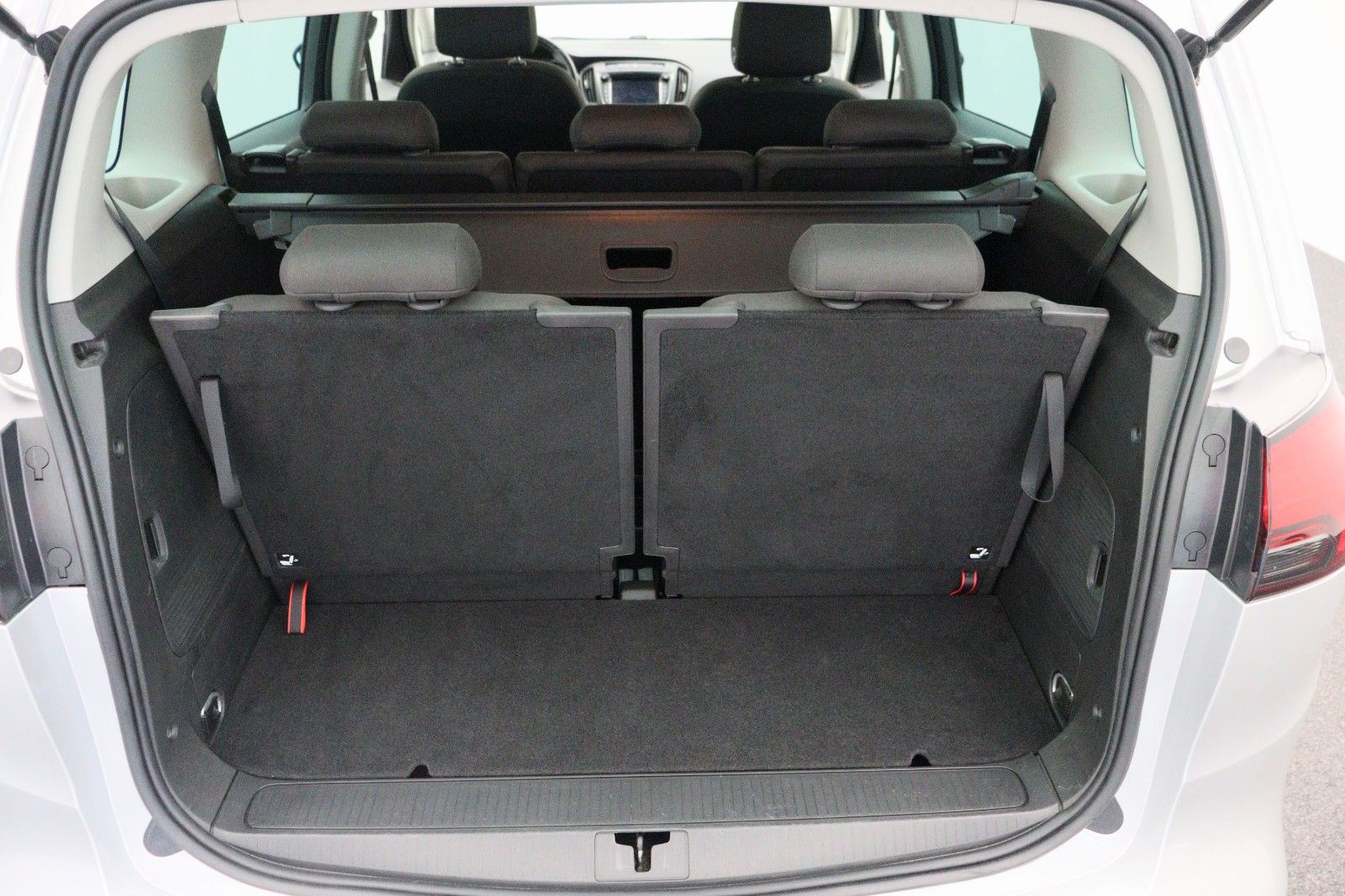 Fahrzeugabbildung Opel Zafira C 1.4 Tourer Active NAVI SHZ 7-Sitzer
