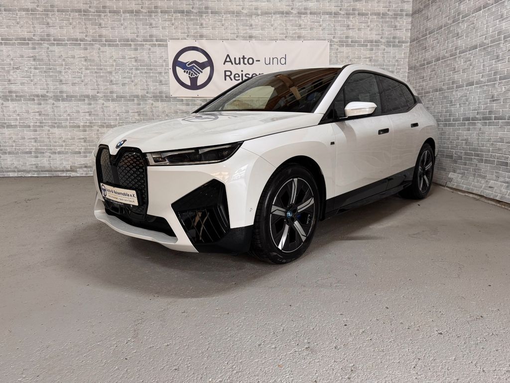 Image of BMW iX