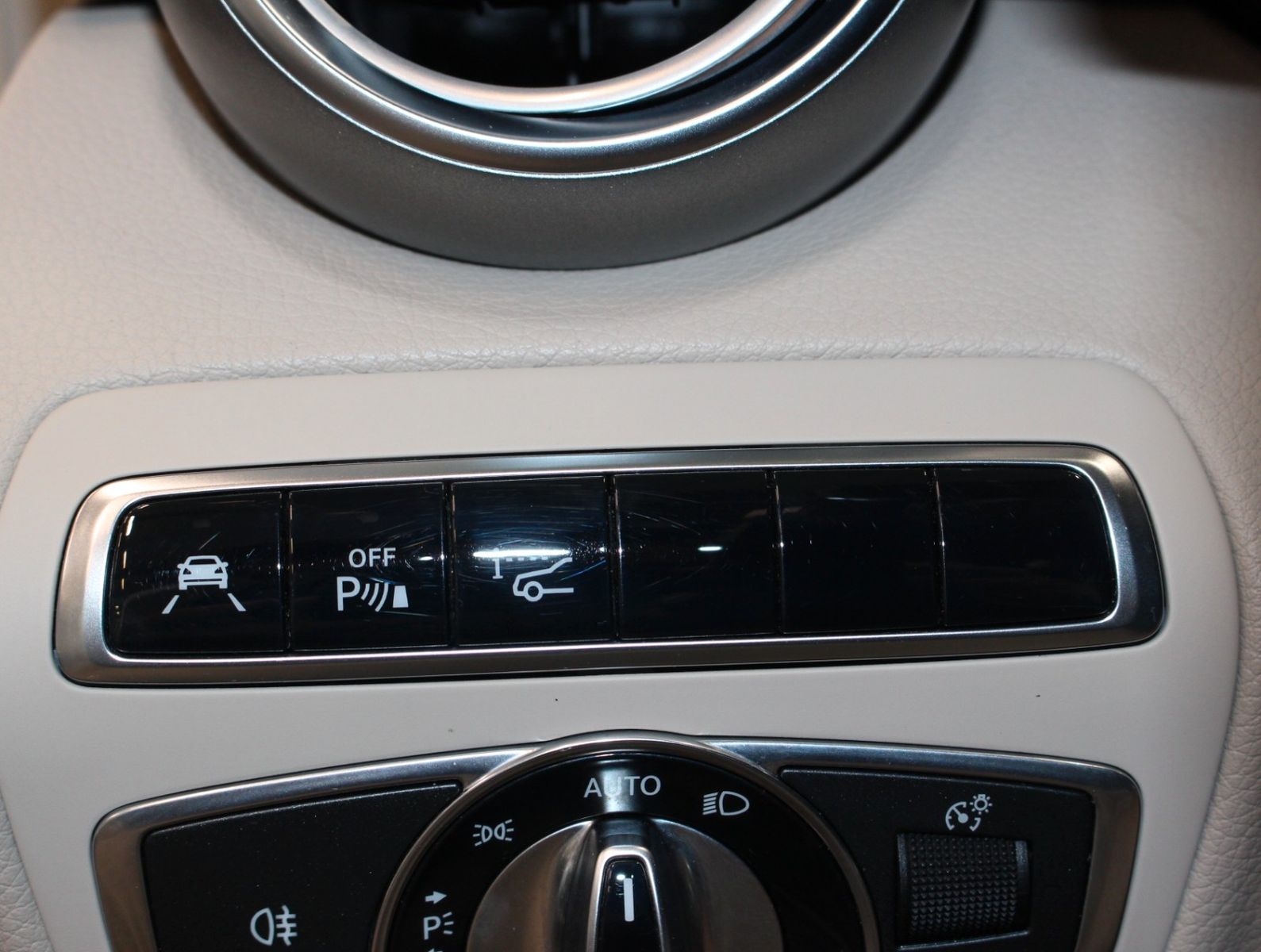 Fahrzeugabbildung Mercedes-Benz C 250 BlueTEC T EXCLUSIVE*AHK*HUD-UP