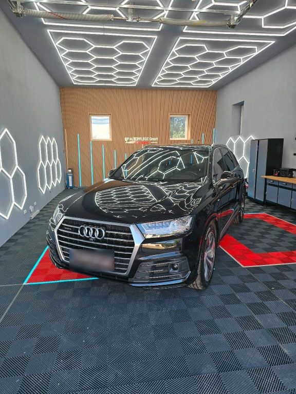 Image of Audi Q7