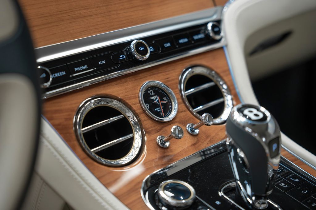 Continental GT V8 MULLINER BLUE/BEIGE - Bild 22