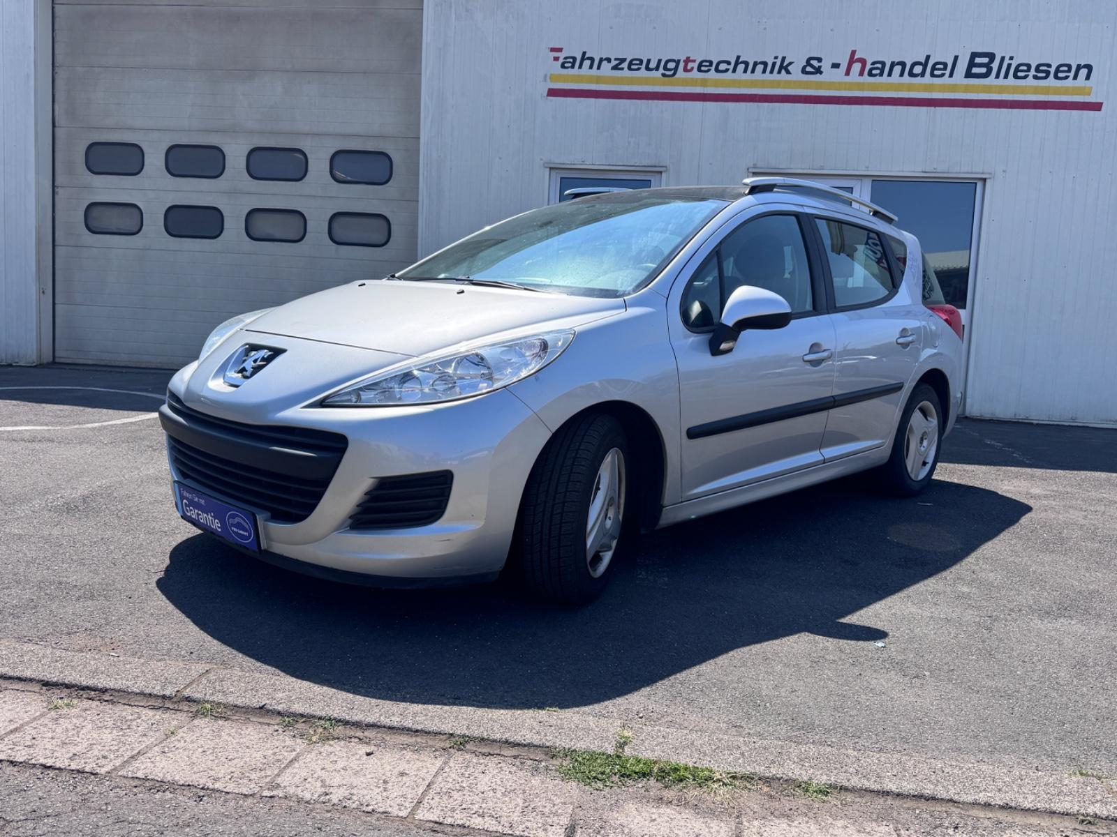 Peugeot 207 2011 — interior