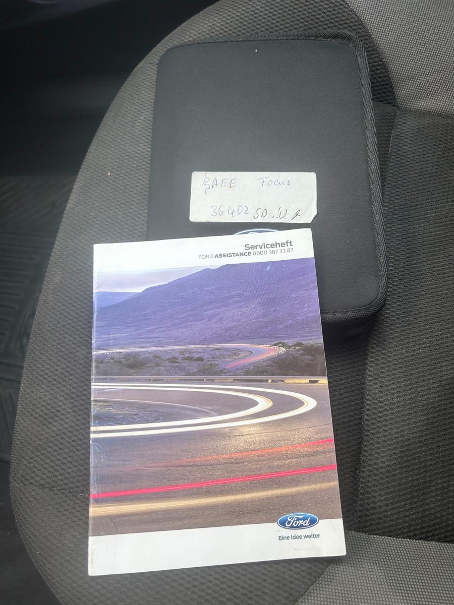 Ford Focus 2013 — photo 16