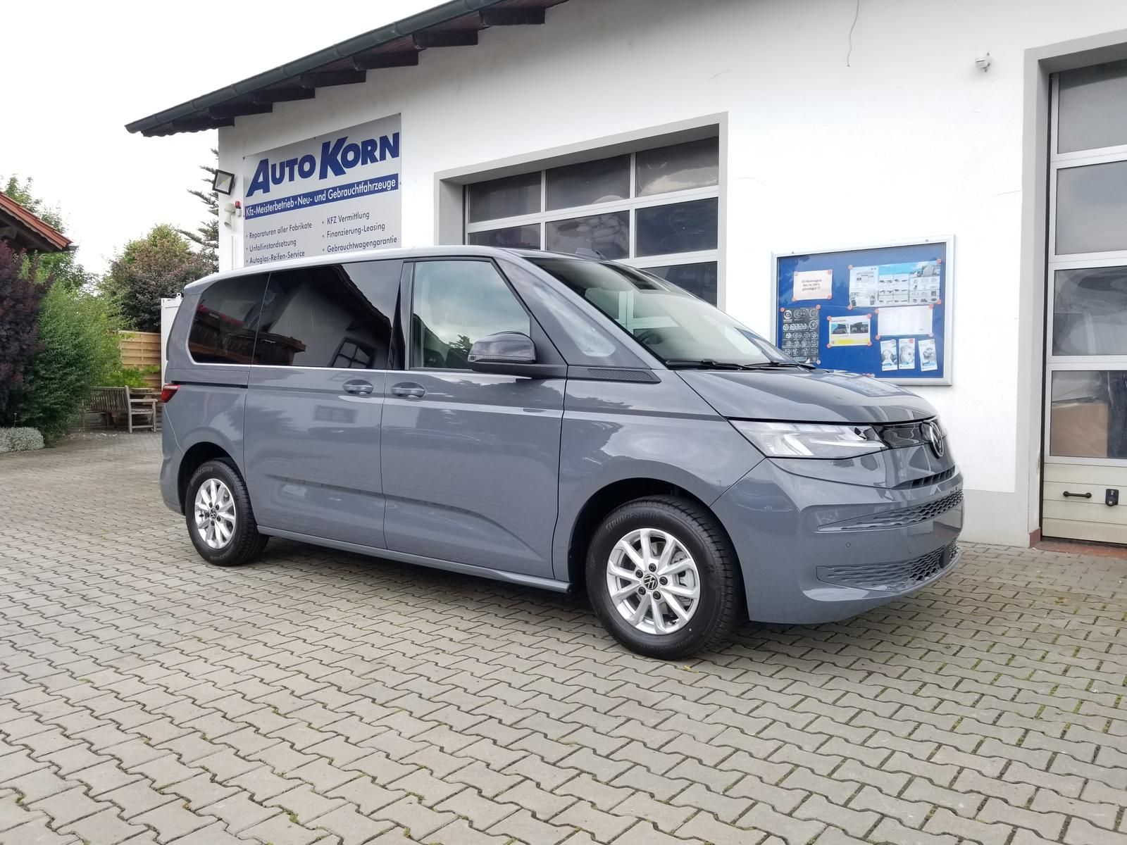 Volkswagen T7 Multivan Trend  ÜH 1.5 eHybrid 4Motion - FACE imagem 2