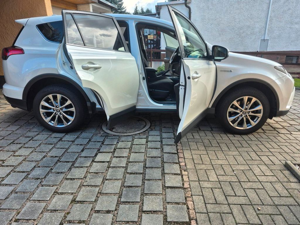 Image of Toyota RAV 4
