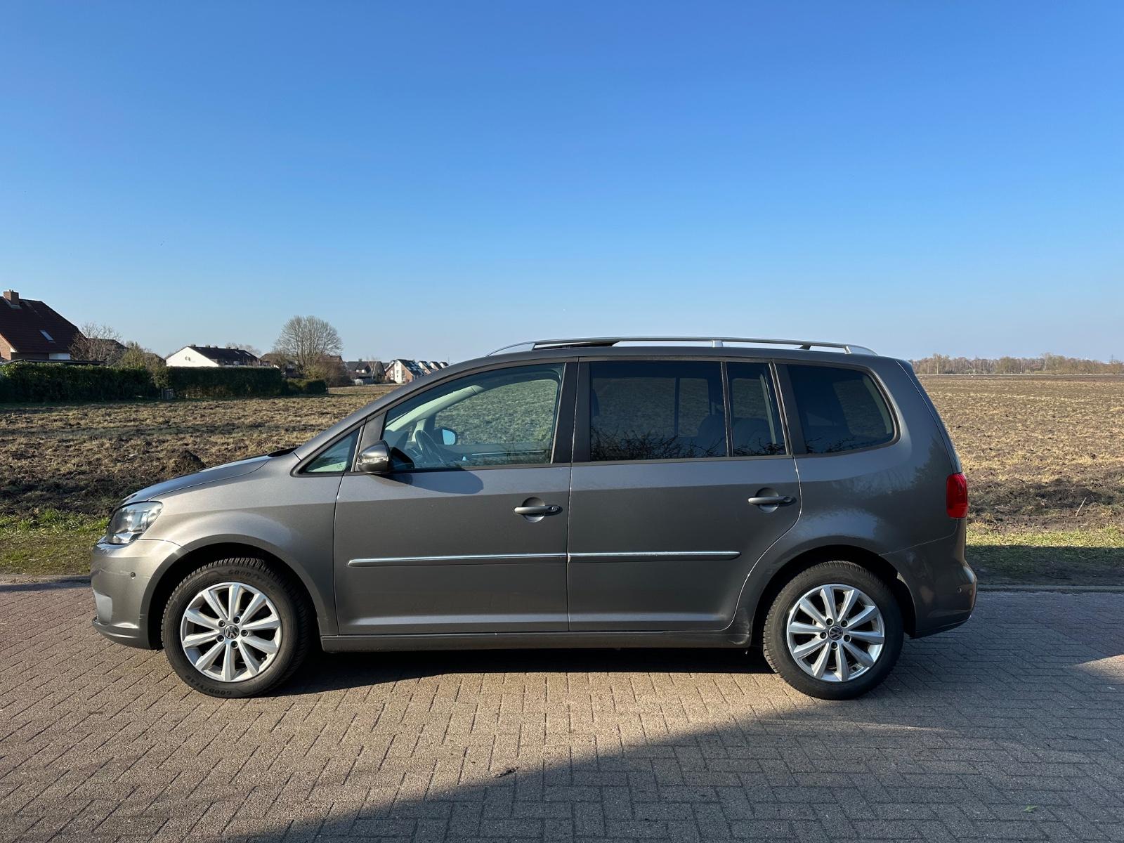 Volkswagen Touran 1.4 TSI Highline / DSG / Pano / Alcantara