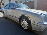 Mercedes-Benz E 200 KOMPRESSOR ELEGANCE Elegance - gebrauchte Mercedes-Benz E-Klasse aus dem Jahr 2001