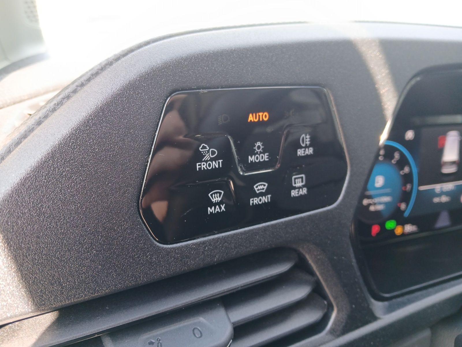 Fahrzeugabbildung Volkswagen Caddy California Maxi TSI DSG LED ACC STH KÜCHE
