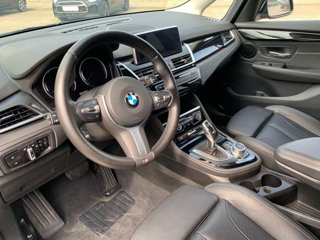 Fahrzeugabbildung BMW 218i Active Tourer Sport Line+LED+HiFi+Leder+DAB