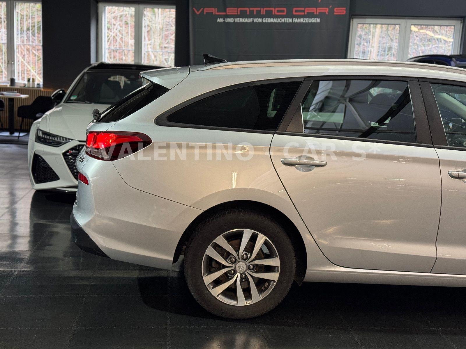 Hyundai i30 cw Family + Nav/Kamera/Temp/Shz/Lhz/Pano/Led