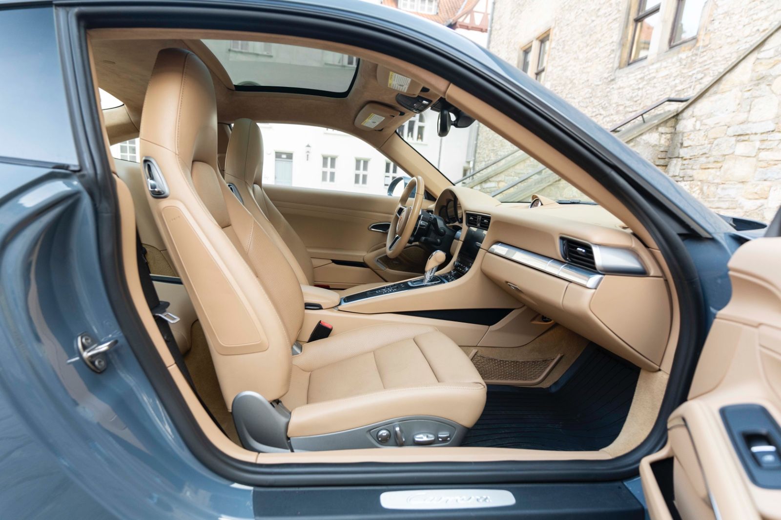 Fahrzeugabbildung Porsche 911 Carrera Coupe Sport-Chrono PASM KAM PDLS