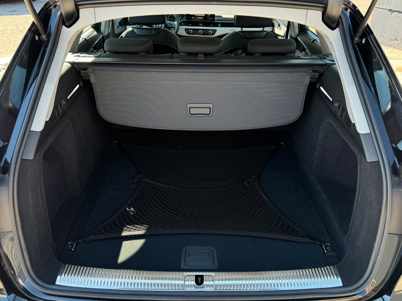 Fahrzeugabbildung Audi A4 Allroad 45 TFSI quattro Pano Temp. Navi SHZ