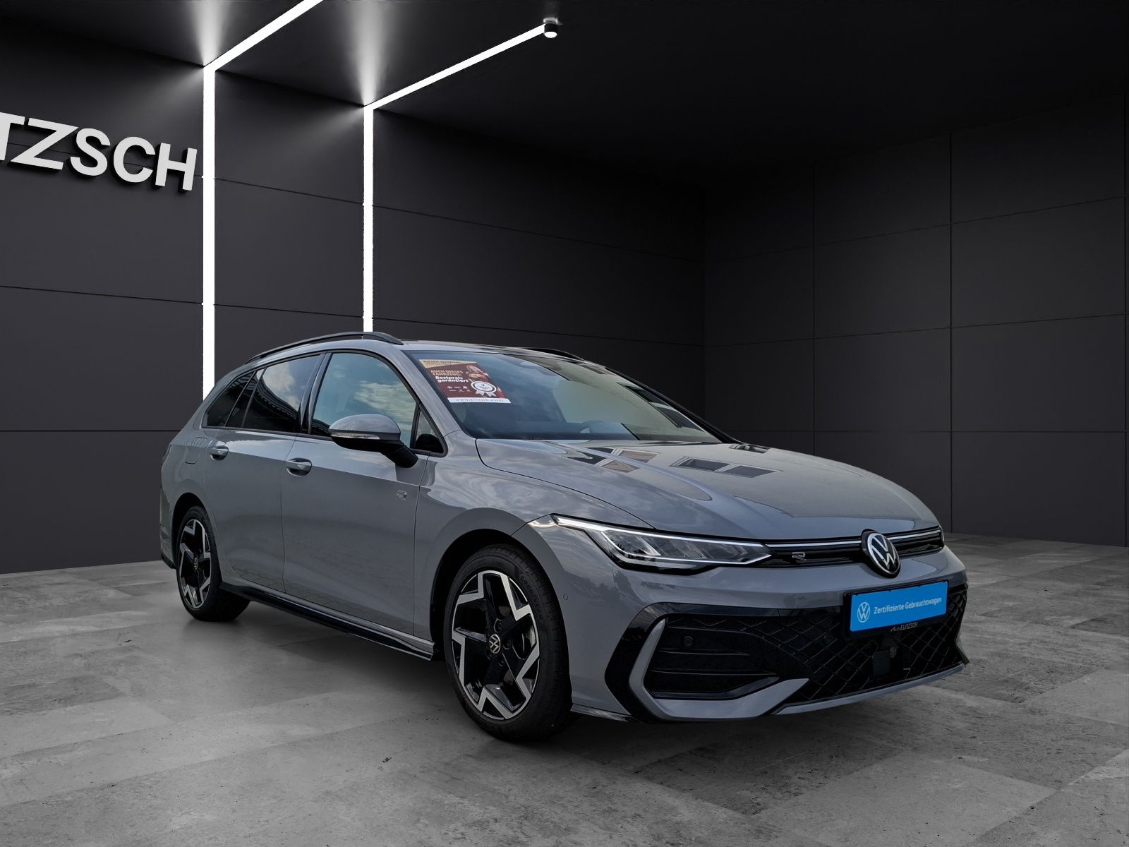 Fahrzeugabbildung Volkswagen Golf VIII Variant TSI R-Line LED Navi AID HUD AC