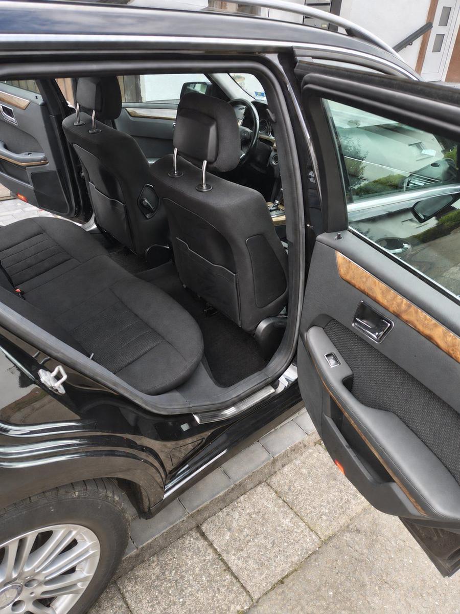 Mercedes-Benz E220 2011 — photo 11
