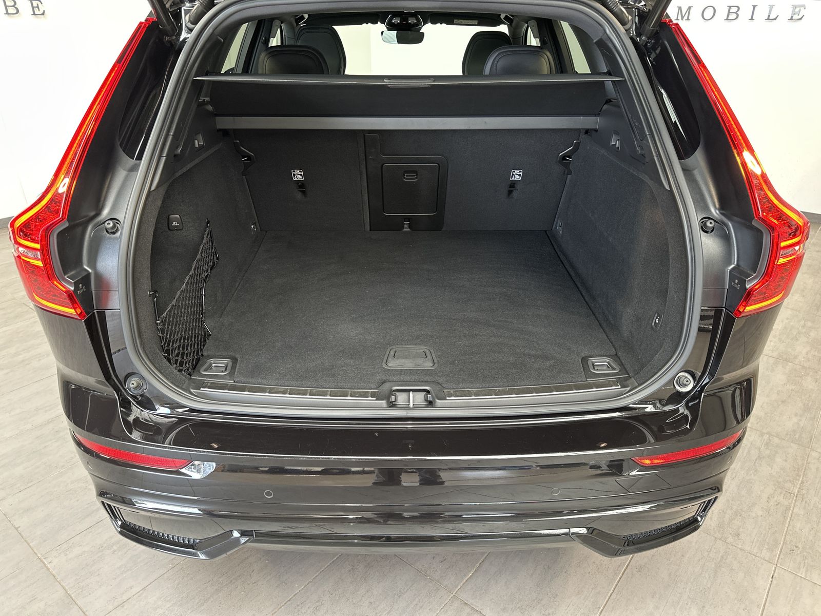 Fahrzeugabbildung Volvo XC60 B4 D AWD Plus Dark NAV+LED+PANORAMA+AHK+H&K