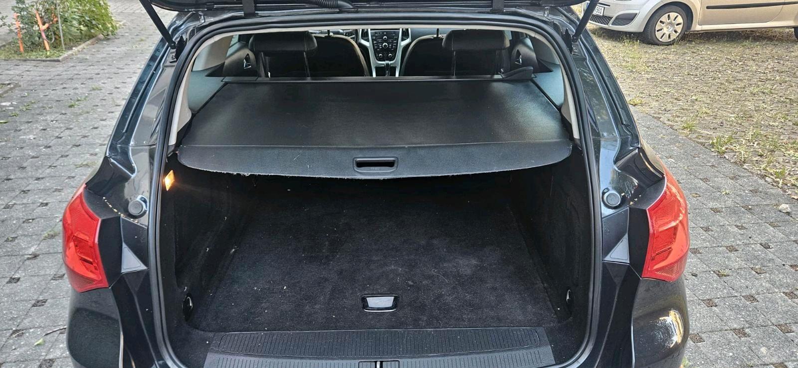 Opel Astra 2014 — photo 9