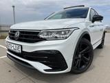 Volkswagen Tiguan 2.0 TDI*4M*DSG*R LINE*BlackS*PAN*AHK*VOL! - Volkswagen Tiguan mit Diesel-Antrieb: Allradantrieb