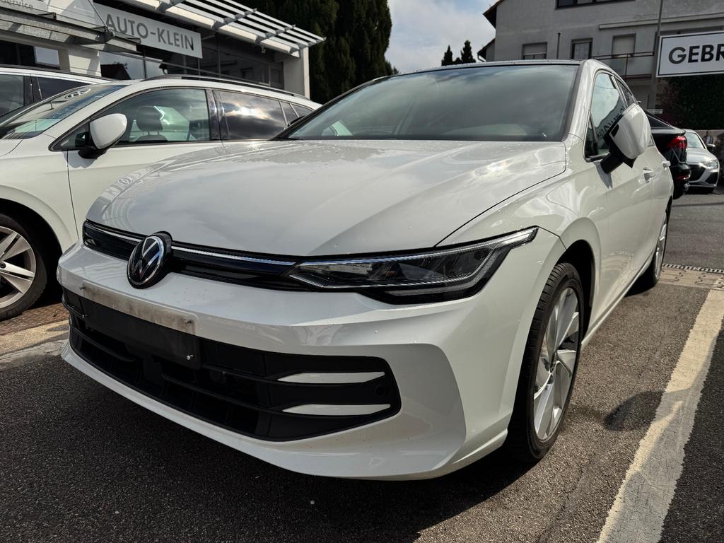 Volkswagen Golf VIII Lim 15 TSI Life  Panoramadach 2024