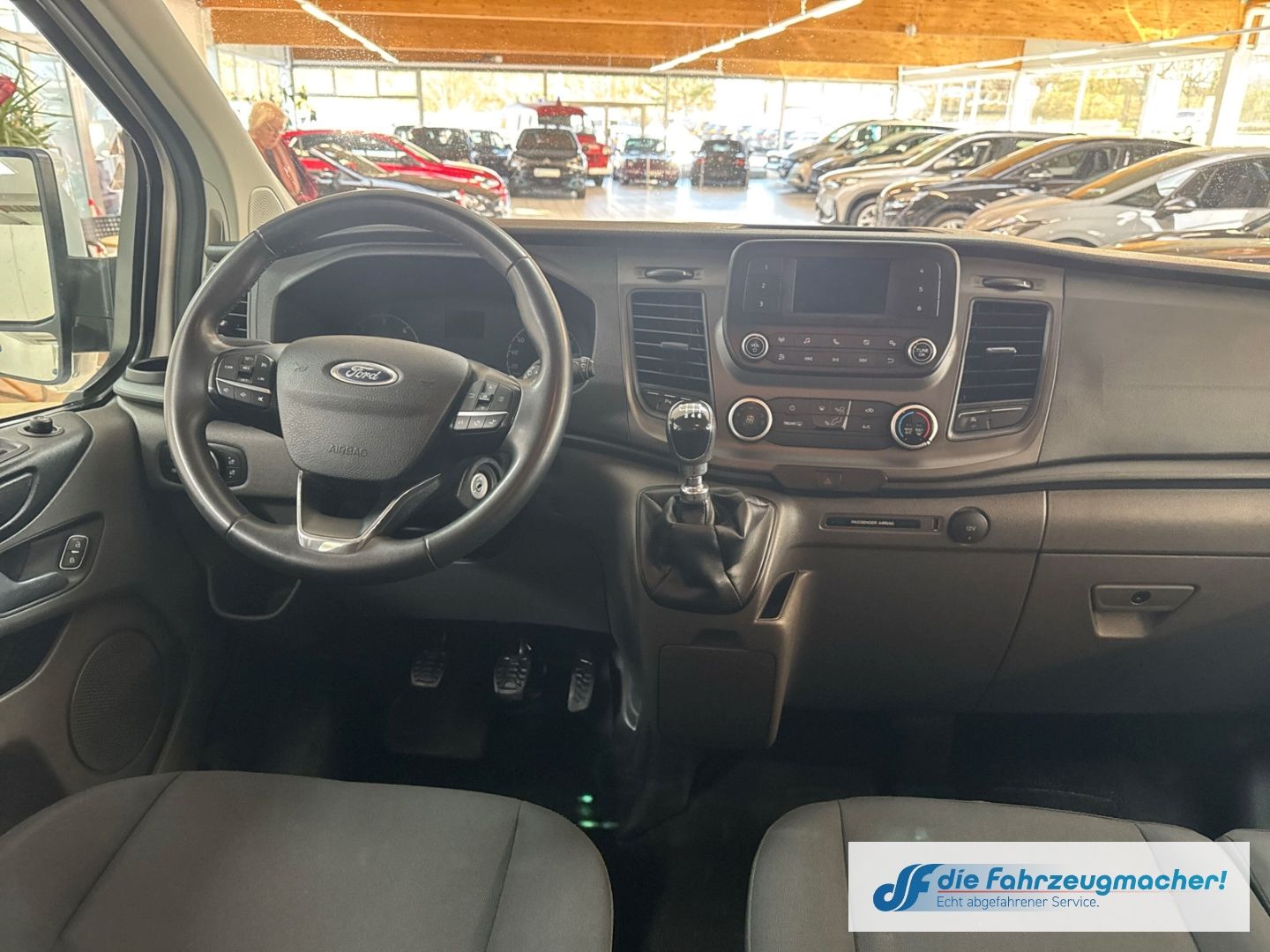 Fahrzeugabbildung Ford Transit Custom Dyn. Kurvenlicht DAB Notbremsass.