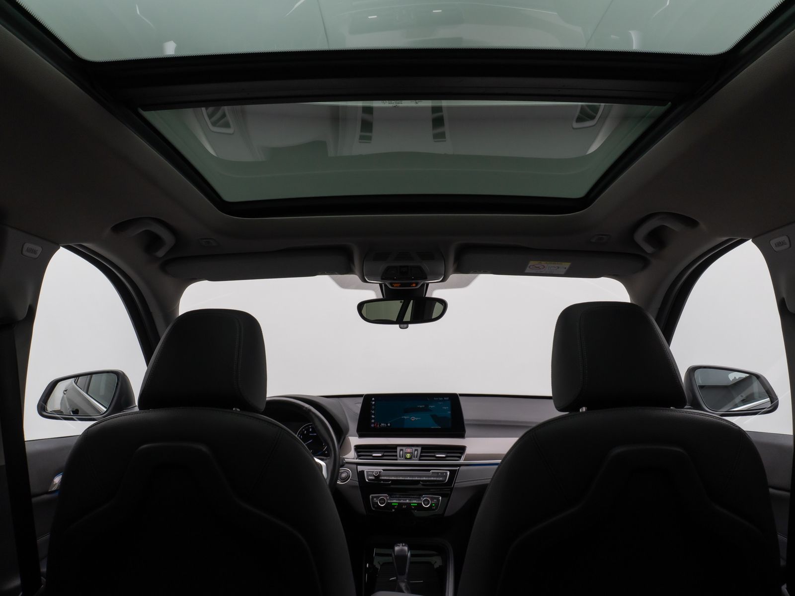 Fahrzeugabbildung BMW X1 xD25e xLine Panorama Kamera HUD DAB Komfort