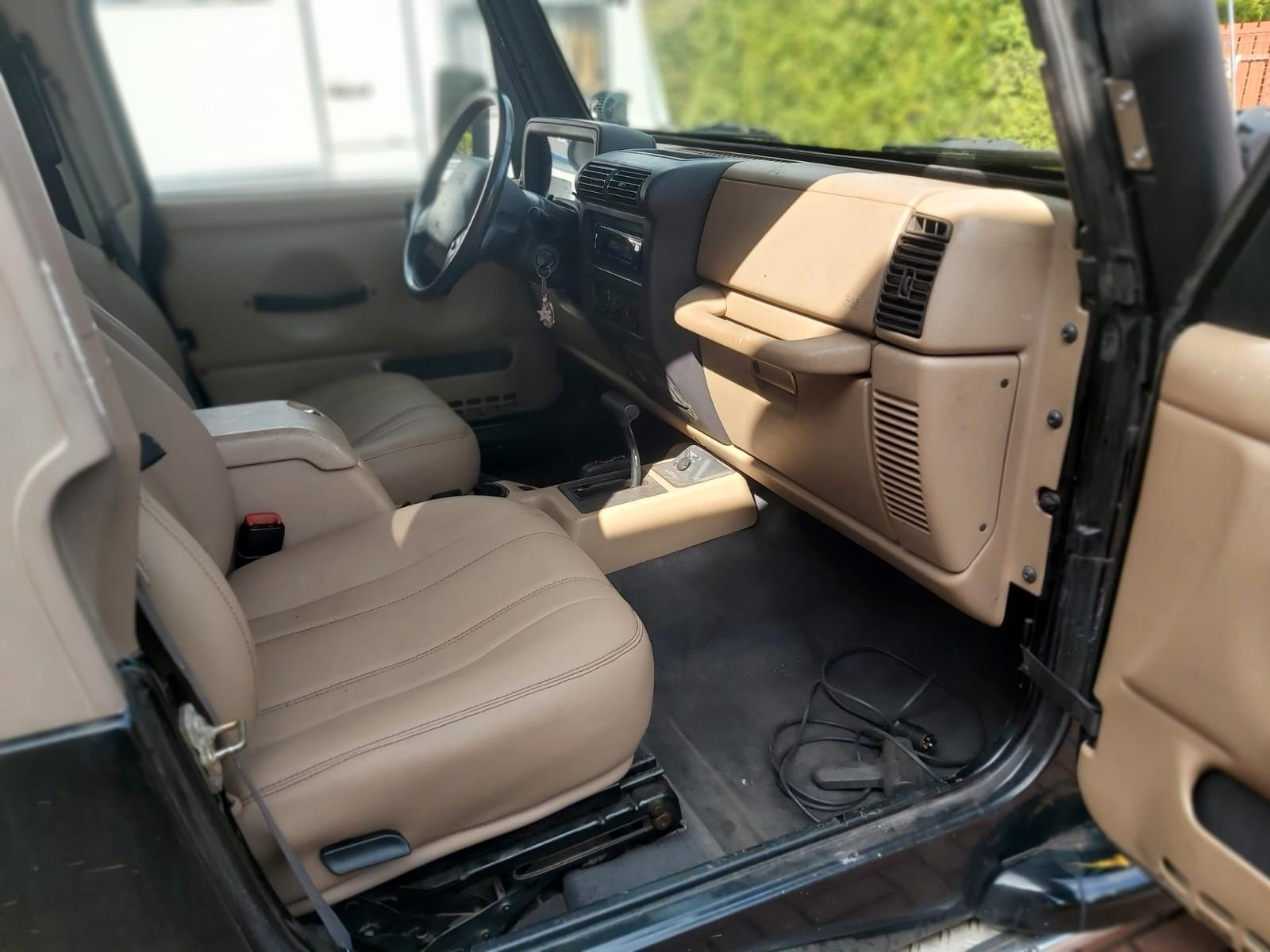 JEEP WRANGLER 4X4 SPORT 4.0 177CH - BVA - CLIMATISATION - ATTELAGE FIXE - 149.000 KMS