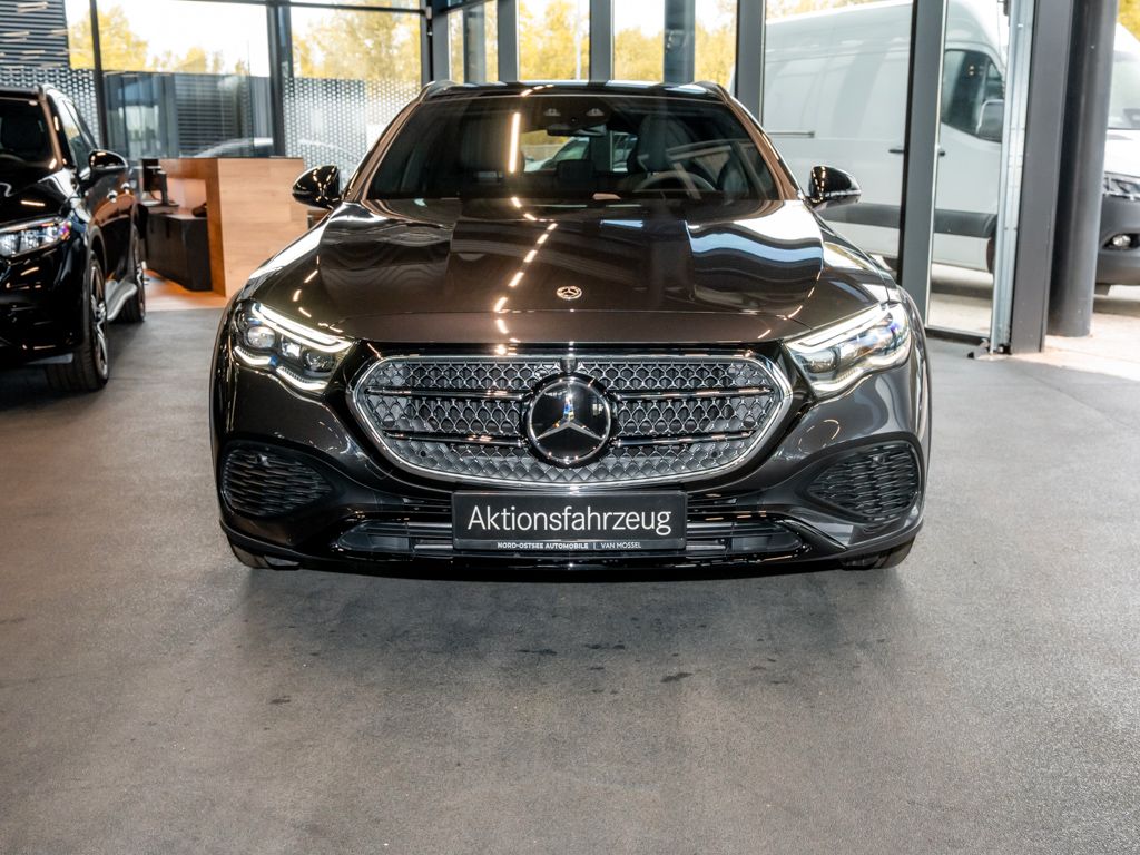 Mercedes-Benz E 450 d 4M T Aut. AVANTGARDE NIGHT PANO AHK HUD imagem 3