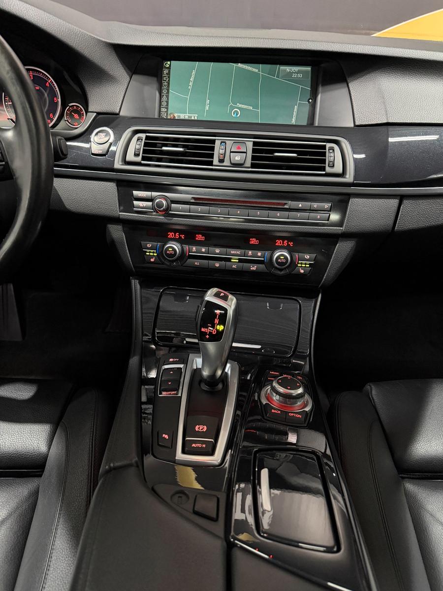 BMW 525 d Touring 218 ch • BVA • Pano • Cuir • Bi-Xénon • Attelage