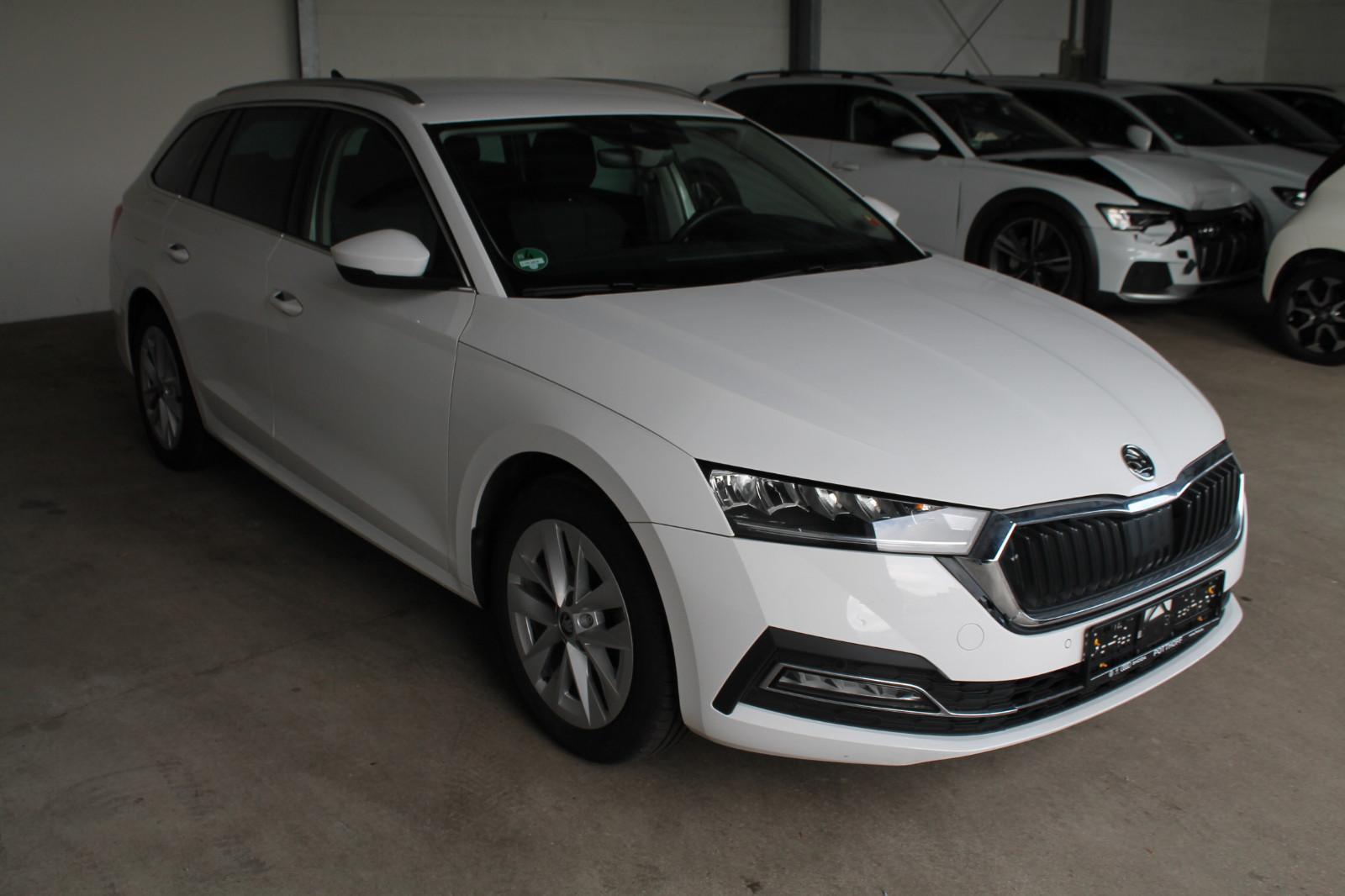 Skoda Octavia 2.0 TDi Combi DSG HUD LED