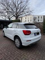 Audi Q2 1.4 TFSI COD design design / TÜV neu 04/2028 - Audi Q2 Gebrauchtwagen in Hamburg